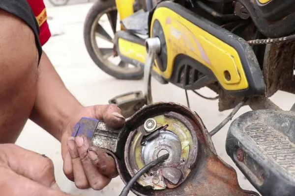 郑州市电动车刹车故障